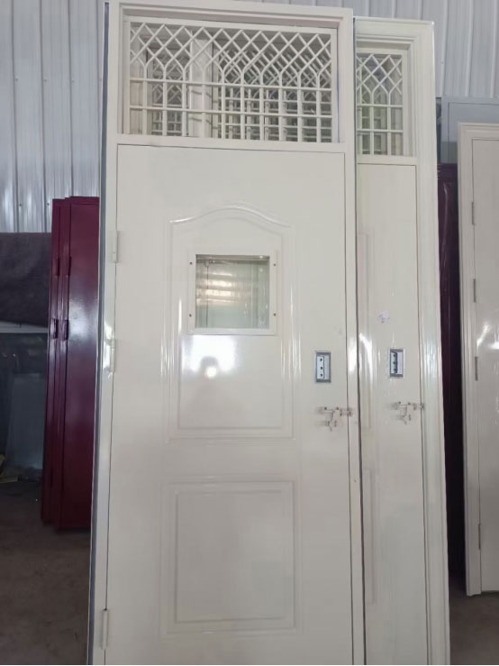 庄浪学校教室门 庄浪学校教室门