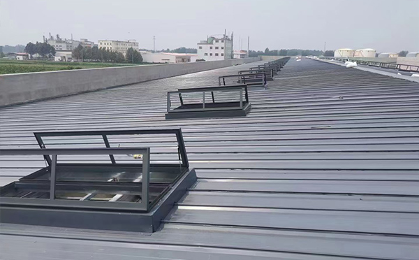 某中学室内体育馆庄浪排烟窗改造项目