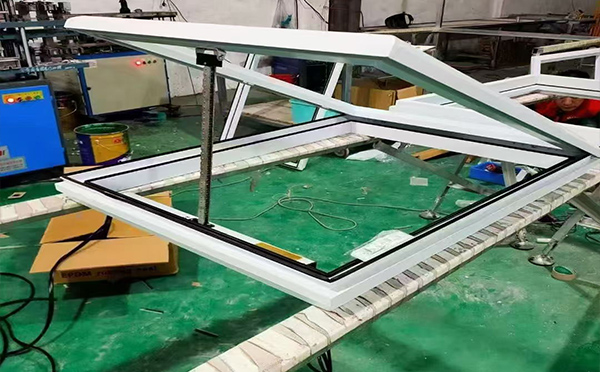 某地下车库出入口庄浪排烟窗配置工程