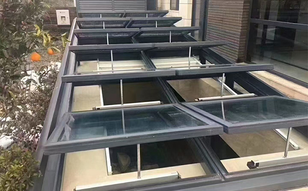 某轨道交通车辆维修车间庄浪排烟窗应用